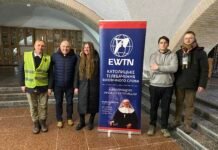 Будуємо мости, не мури