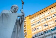 Лікарі підтверджують, що прооперована легеня Папи Лева XIV добре відновлюється